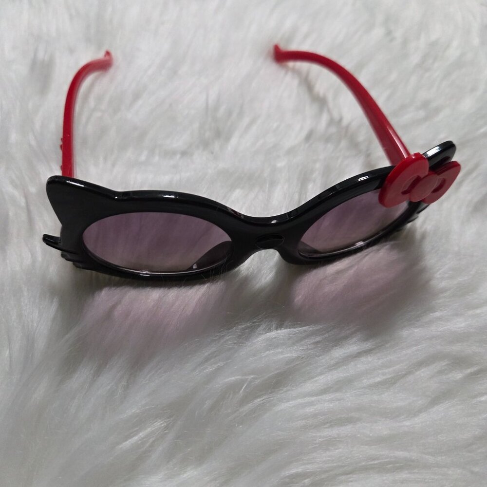 Hello Kitty Design Sunglasses - Picture 6 of 8